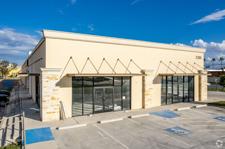 3200 N McColl Rd, McAllen, TX for lease - Building Photo - Image 1 of 3