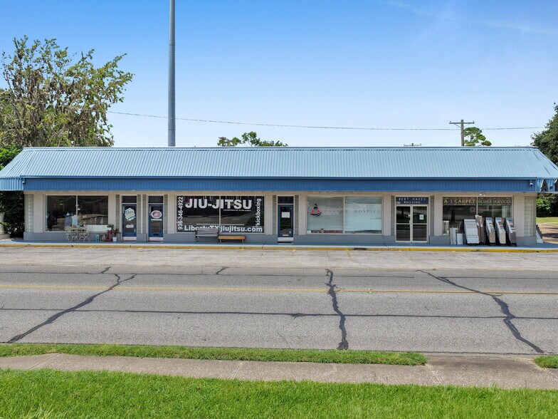 617 Main St, Liberty, TX à vendre - Photo du bâtiment - Image 2 de 42