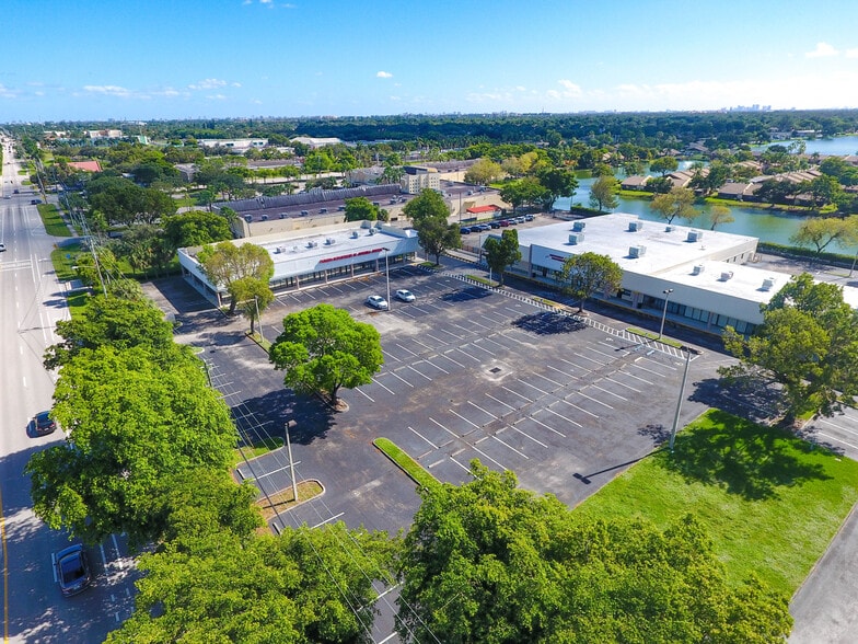 5060-5092 Coconut Creek Pky, Margate, FL à louer - Photo du bâtiment - Image 1 de 5