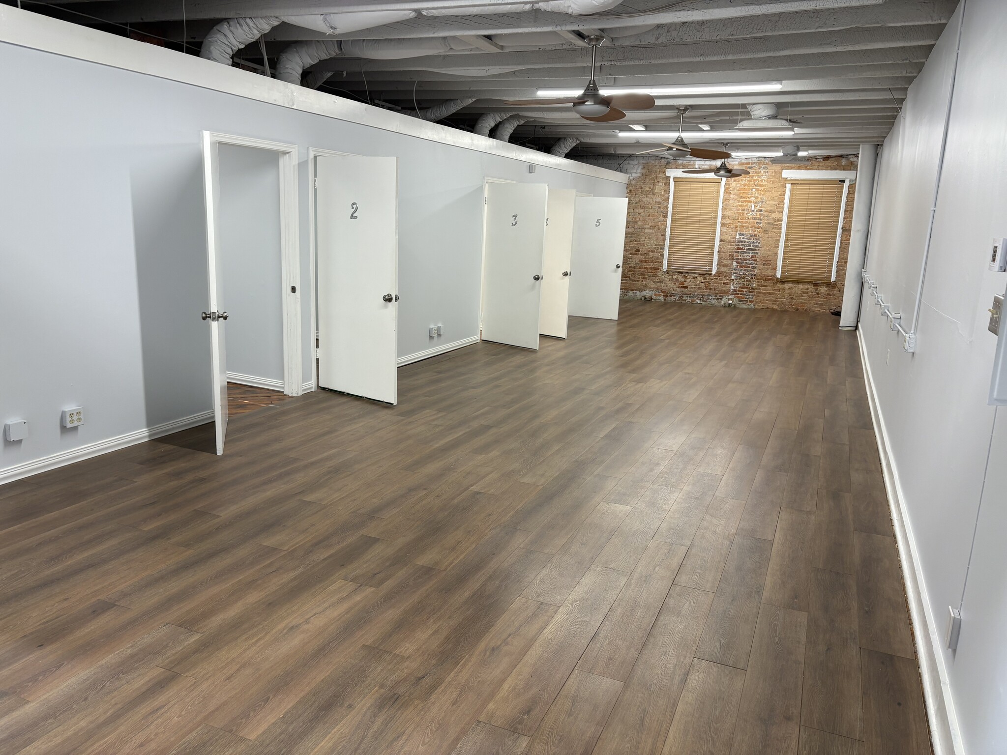 470 N Clayton St, Lawrenceville, GA for lease Interior Photo- Image 1 of 6