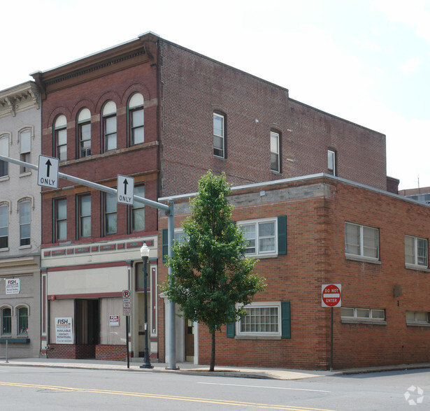 325 Market St, Williamsport, PA à vendre - Photo principale - Image 1 de 1