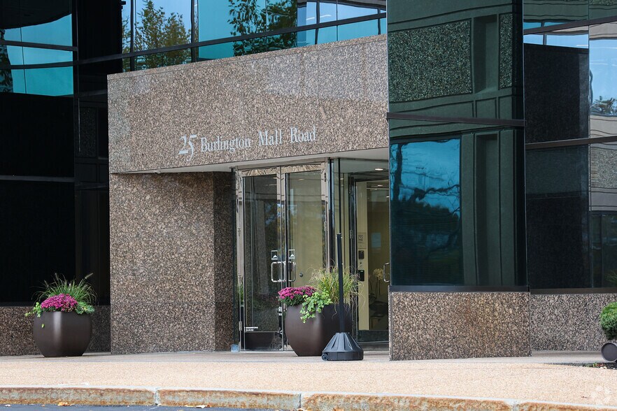 25 Mall Rd, Burlington, MA à louer - Photo du bâtiment - Image 3 de 4