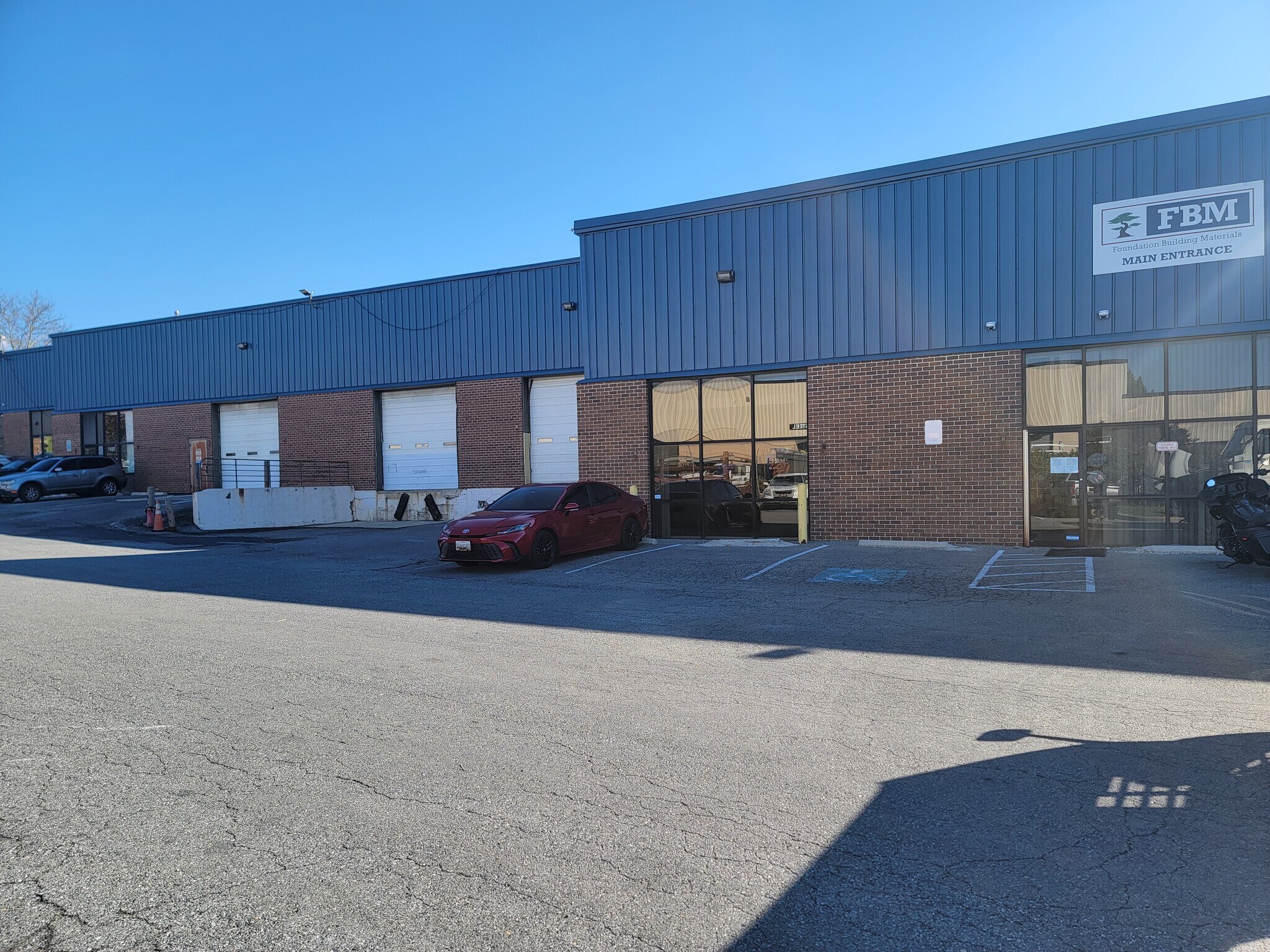 7421-7431 Lindbergh Dr, Gaithersburg, MD for lease Building Photo- Image 1 of 13