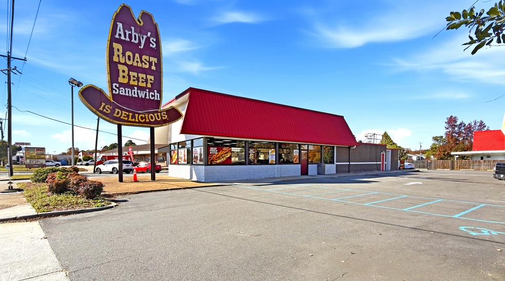 3200 W Mercury Blvd, Hampton, VA à vendre - Photo du bâtiment - Image 1 de 7