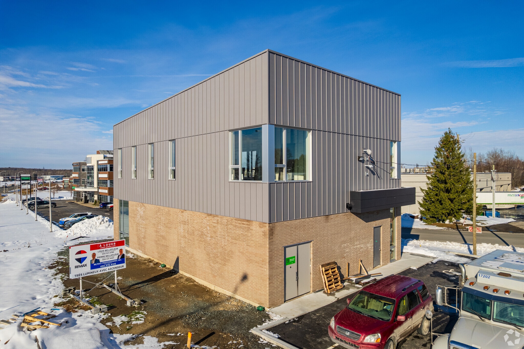 135 Rue De Sherbrooke, Cowansville, QC for lease Primary Photo- Image 1 of 4