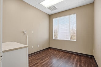 1650 W Northwest Hwy, Grapevine, TX for lease Interior Photo- Image 2 of 7