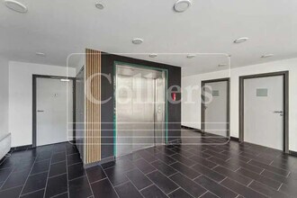 Office in Aix-en-Provence for lease Building Photo- Image 2 of 5