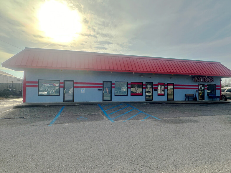 1270 E Columbia Ave, Battle Creek, MI for lease - Building Photo - Image 1 of 11