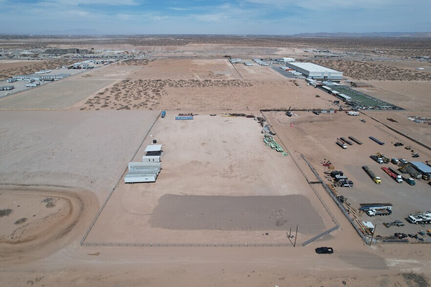 995 Aguilar St, El Paso, TX à louer - Aérien - Image 3 de 7