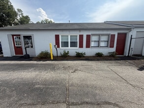 1202 N Barkley Rd, Statesville, NC à louer Photo intérieure- Image 1 de 10