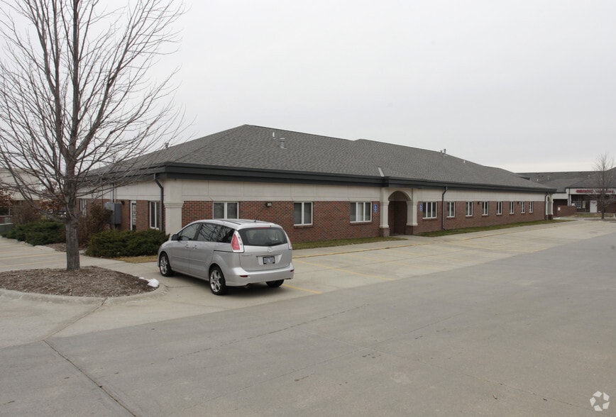 7100 S 29th St, Lincoln, NE for lease - Building Photo - Image 2 of 2