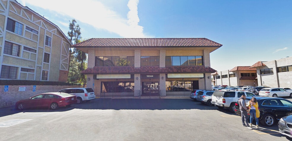18356-18388 Clark St, Tarzana, CA for lease - Building Photo - Image 2 of 6