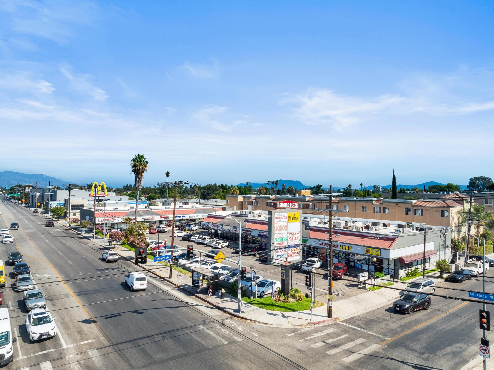 12650 Sherman Way, North Hollywood, CA à louer Photo du bâtiment- Image 1 de 8