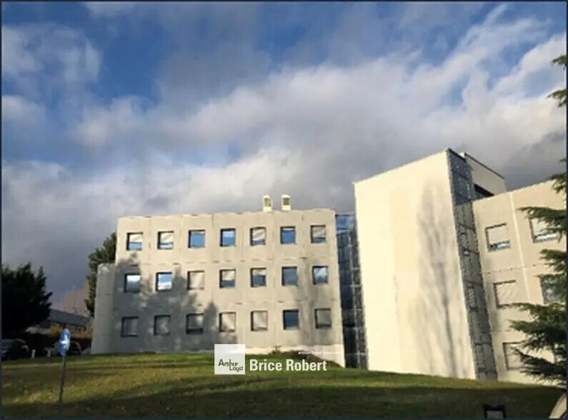 Bureau dans Dardilly à louer - Photo du bâtiment - Image 2 de 11
