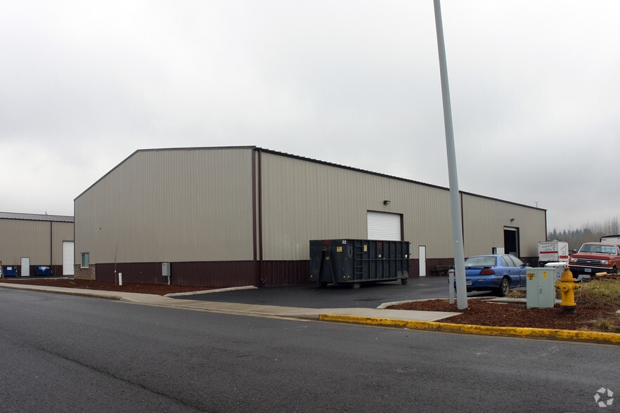 970 NW Park Ave, Estacada, OR for lease - Building Photo - Image 2 of 9