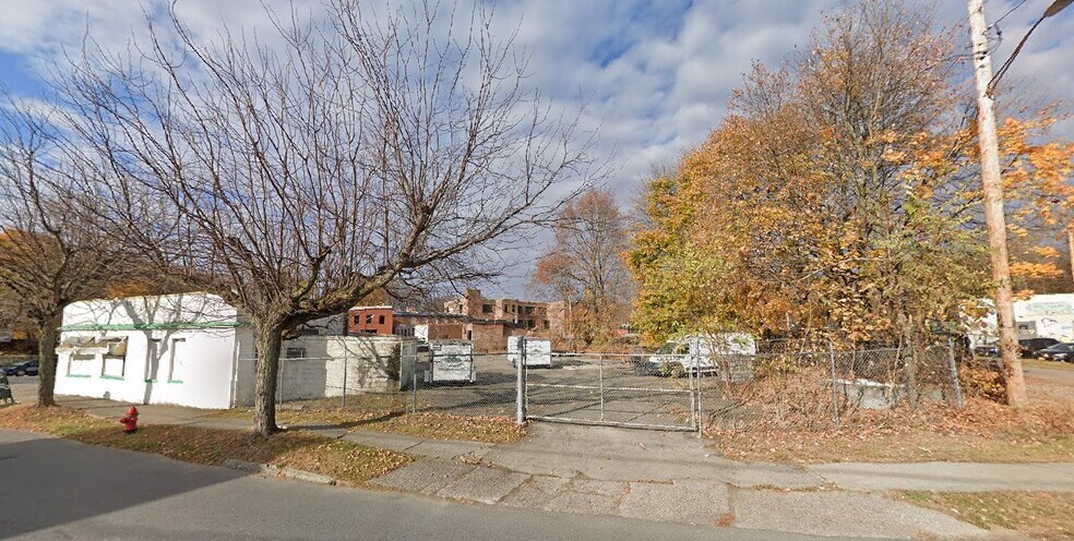 154 Garden St, Poughkeepsie, NY à louer - Photo du bâtiment - Image 2 de 7