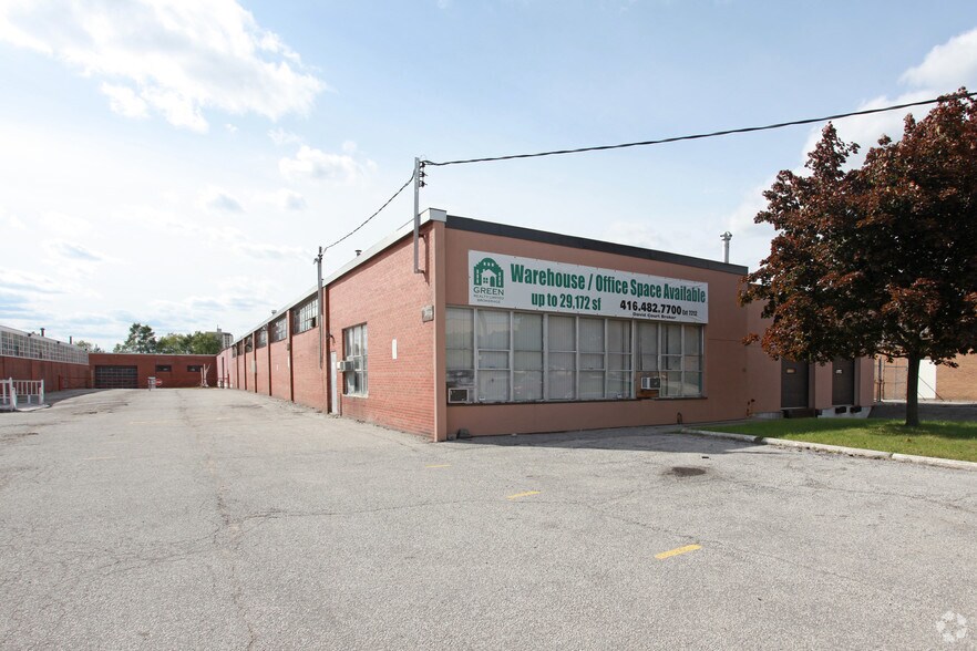 16 Benton Rd, Toronto, ON à vendre - Photo principale - Image 1 de 2