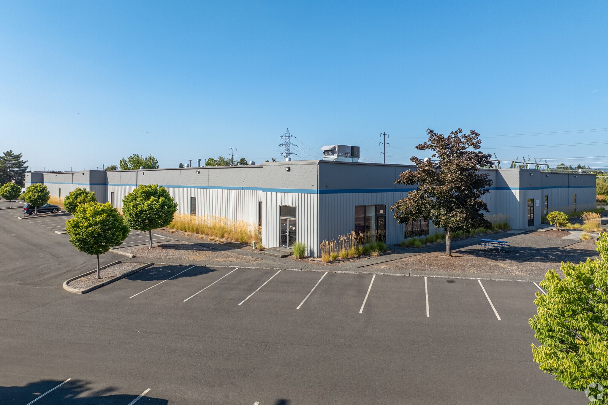 1880 SW Merlo Dr, Beaverton, OR for lease Primary Photo- Image 1 of 21