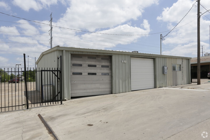 2727 S Garland Ave, Garland, TX à louer - Photo du bâtiment - Image 3 de 5