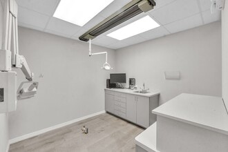8882 Royal Palm Blvd, Coral Springs, FL for lease Interior Photo- Image 1 of 2