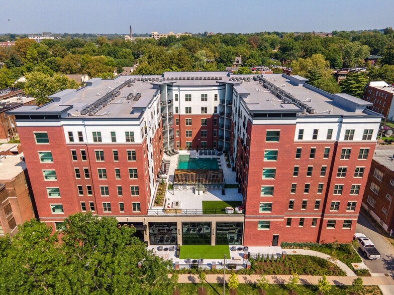 5539 Pershing Ave, Saint Louis, MO à vendre - Photo du bâtiment - Image 2 de 17