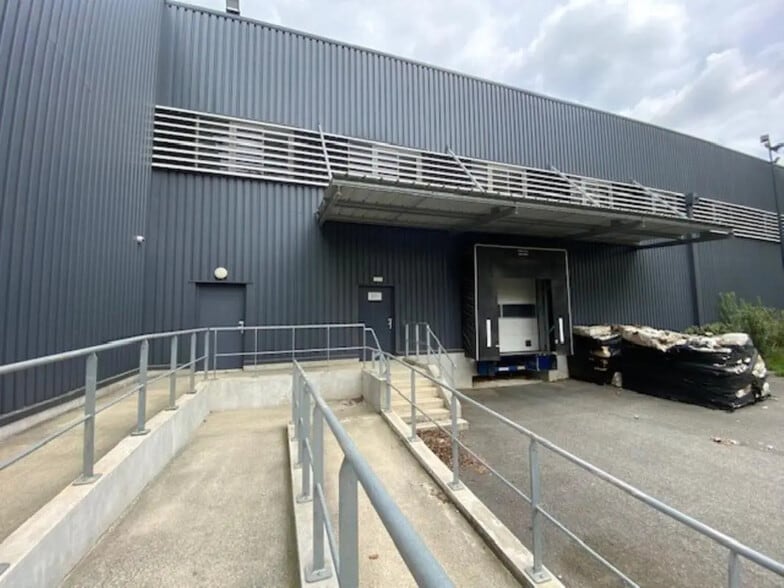 Flex in Aix-en-Provence for lease - Building Photo - Image 3 of 7