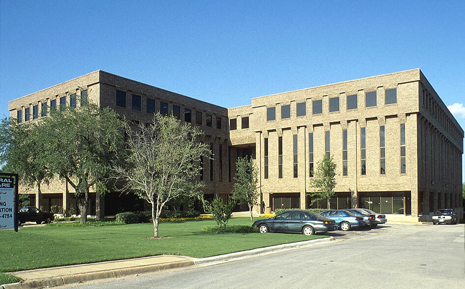 10830 N Central Expy, Dallas, TX à louer - Photo du bâtiment - Image 1 de 7