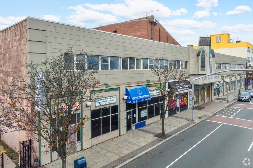 145 N Franklin St, Hempstead, NY à vendre - Photo du bâtiment - Image 3 de 7