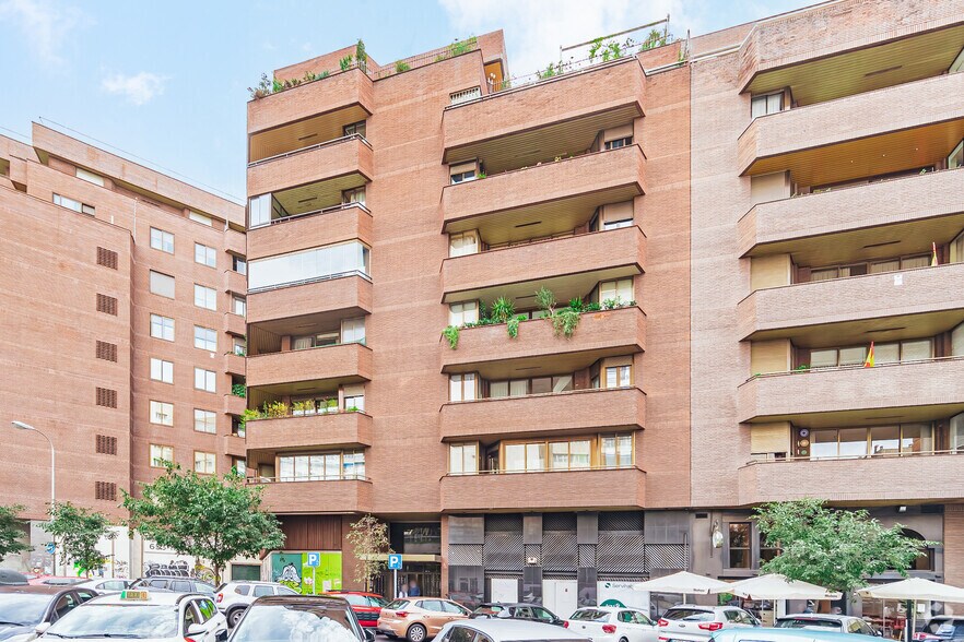 Calle Julián Romea, 3, Madrid, Madrid for lease - Primary Photo - Image 1 of 24