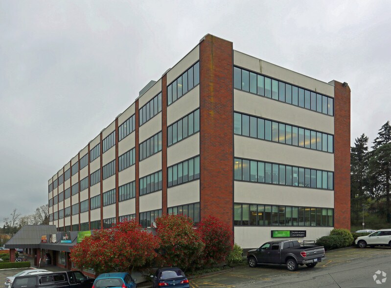 3960 Quadra St, Saanich, BC for lease - Building Photo - Image 2 of 8