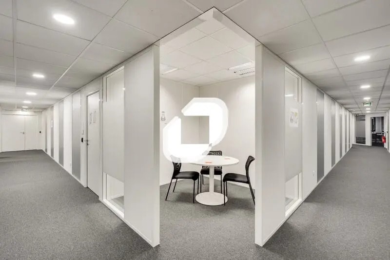 Office in Le Pecq for lease - Interior Photo - Image 3 of 14