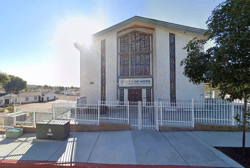 4999 Holly Dr, San Diego, CA à louer - Photo principale - Image 1 de 6