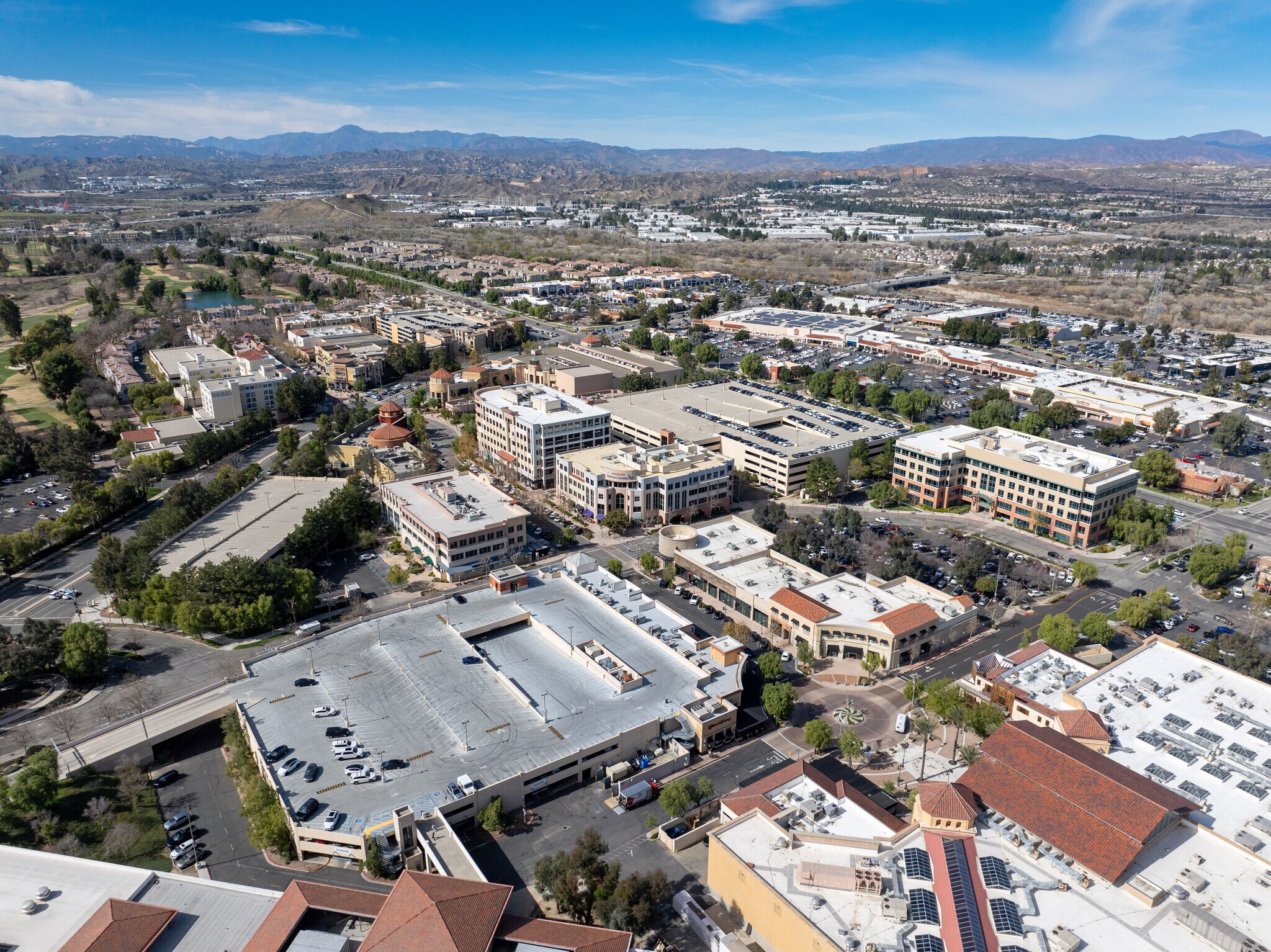Valencia Town Center portefeuille de 6 propriétés à vendre sur LoopNet.ca Photo du bâtiment- Image 1 de 13