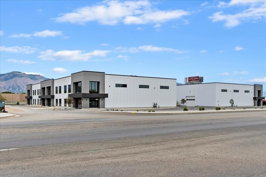 1166 N 2000 W, Farr West, UT à louer - Photo du bâtiment - Image 3 de 28