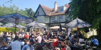 Plus de détails pour Waterside Dr, Walton On Thames - Commerce de détail à louer