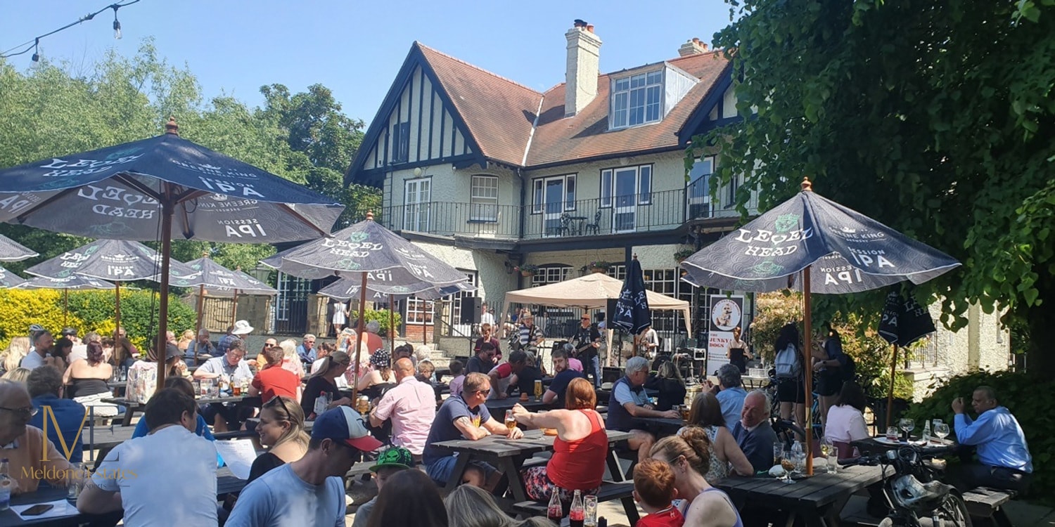 Waterside Dr, Walton On Thames for lease Building Photo- Image 1 of 23