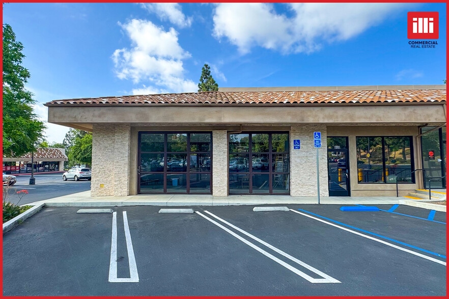 650-728 N Moorpark Rd, Thousand Oaks, CA for lease - Building Photo - Image 2 of 5