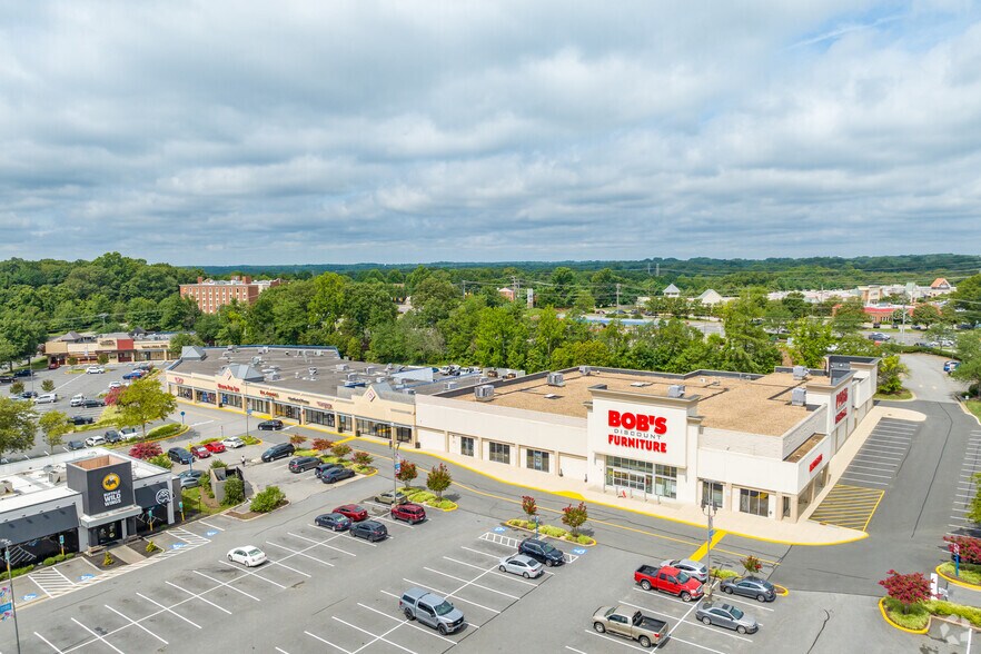 14497-14560 Potomac Mills Rd, Woodbridge, VA à louer - Photo du bâtiment - Image 3 de 4