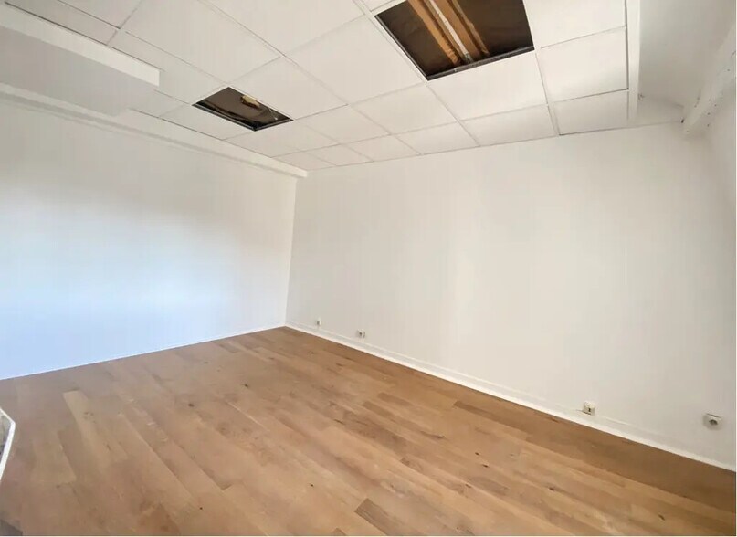 Bureau dans Paris à louer - Photo du bâtiment - Image 3 de 6