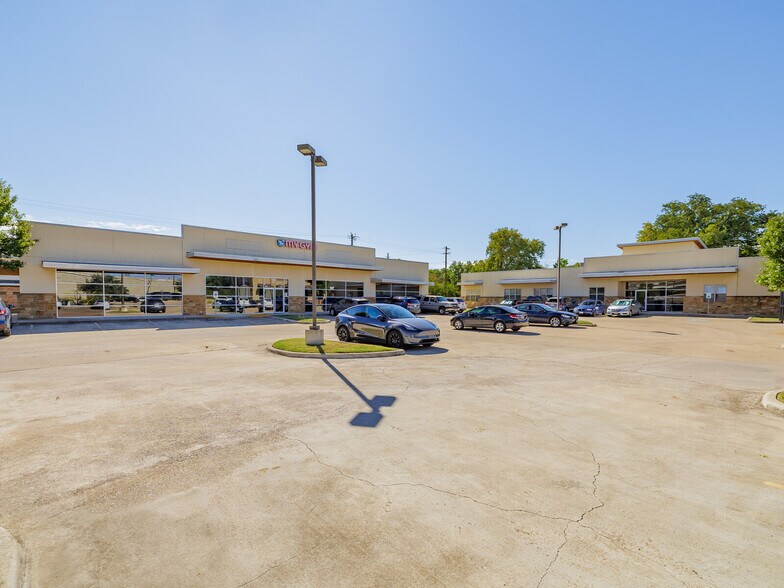 5307 W Us-290, Austin, TX à louer - Photo du bâtiment - Image 3 de 5