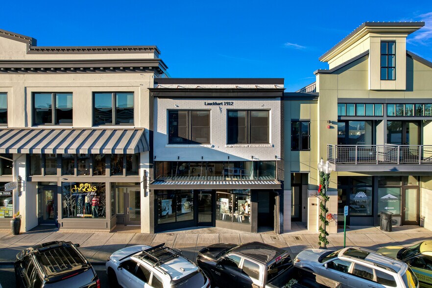 412 Front St, Lynden, WA à vendre - Photo du bâtiment - Image 1 de 36