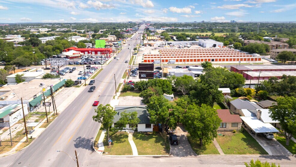 5600 San Pedro Ave, San Antonio, TX à vendre - Photo du bâtiment - Image 3 de 40
