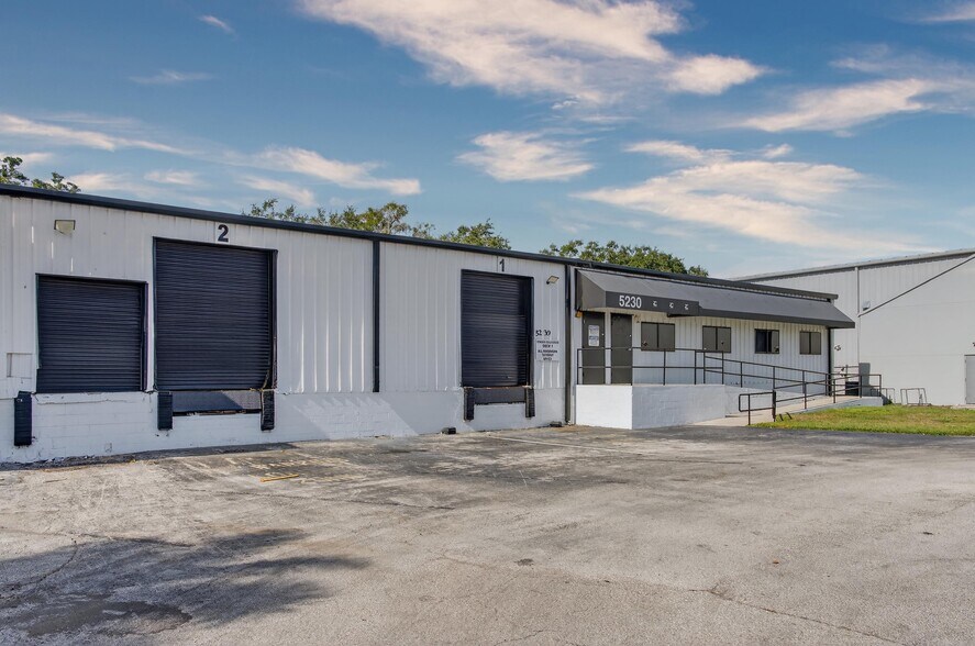 5230-5232 S Orange Ave, Edgewood, FL à louer - Photo du bâtiment - Image 3 de 8