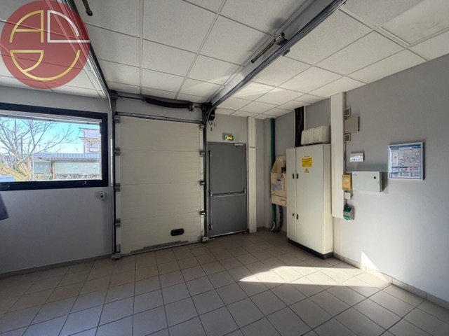 Industrial in Toulouse for lease - Interior Photo - Image 3 of 8