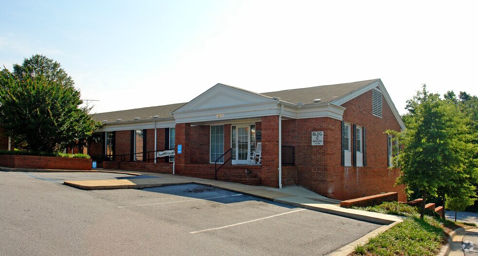 1009 Grove Rd, Greenville, SC à vendre - Photo du bâtiment - Image 3 de 15