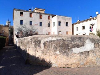 More details for Plaça Benet Mercader, 3, La Bisbal d'Empordà - Retail for Sale