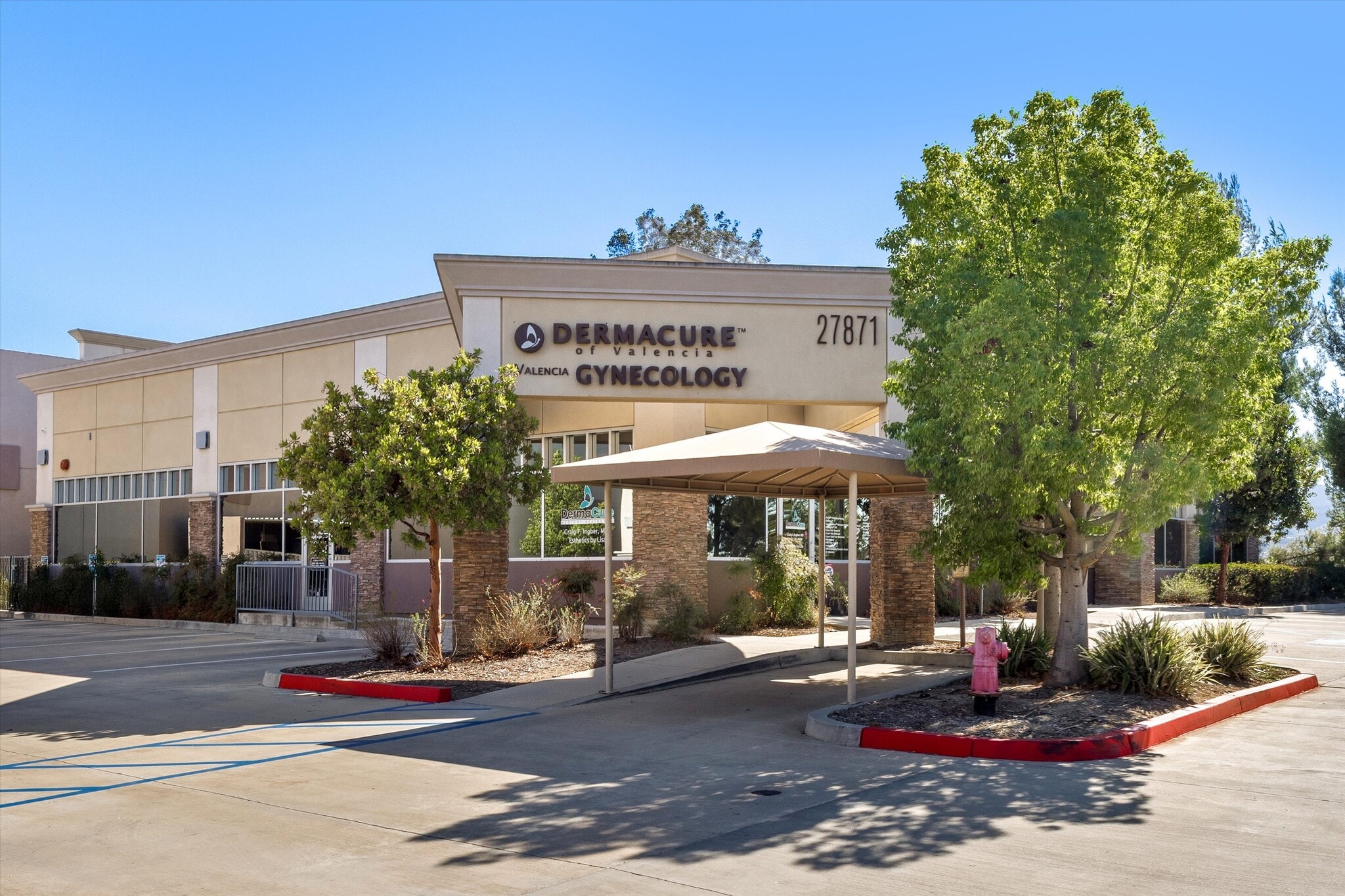 27871 Smyth Dr, Santa Clarita, CA à vendre Photo principale- Image 1 de 61