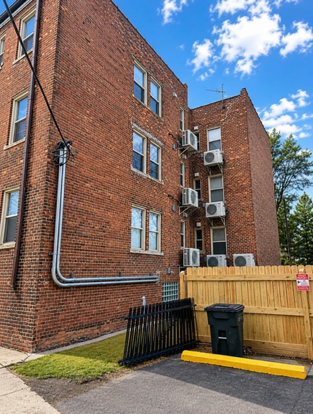 15771 Mack Ave, Detroit, MI à vendre - Photo du bâtiment - Image 2 de 6