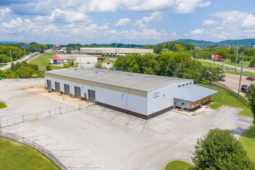 2005 Riverside Dr, Chattanooga, TN for lease - Building Photo - Image 2 of 27