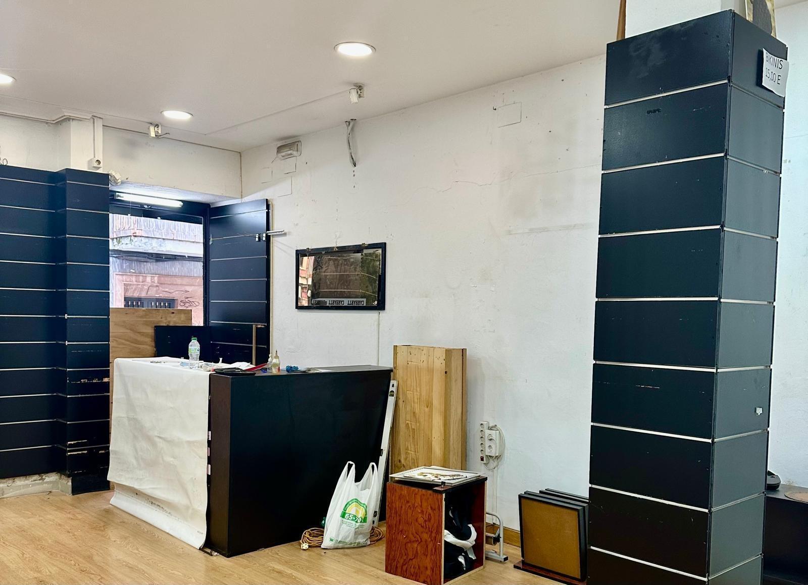 Retail in Cáceres, Cáceres for lease Building Photo- Image 1 of 21